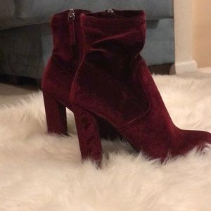 Steve Madden Sexy boots made of velvet